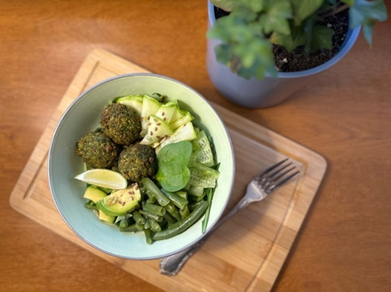 ЗЕЛЕНЫЙ С ФАЛАФЕЛЕМ (280г)