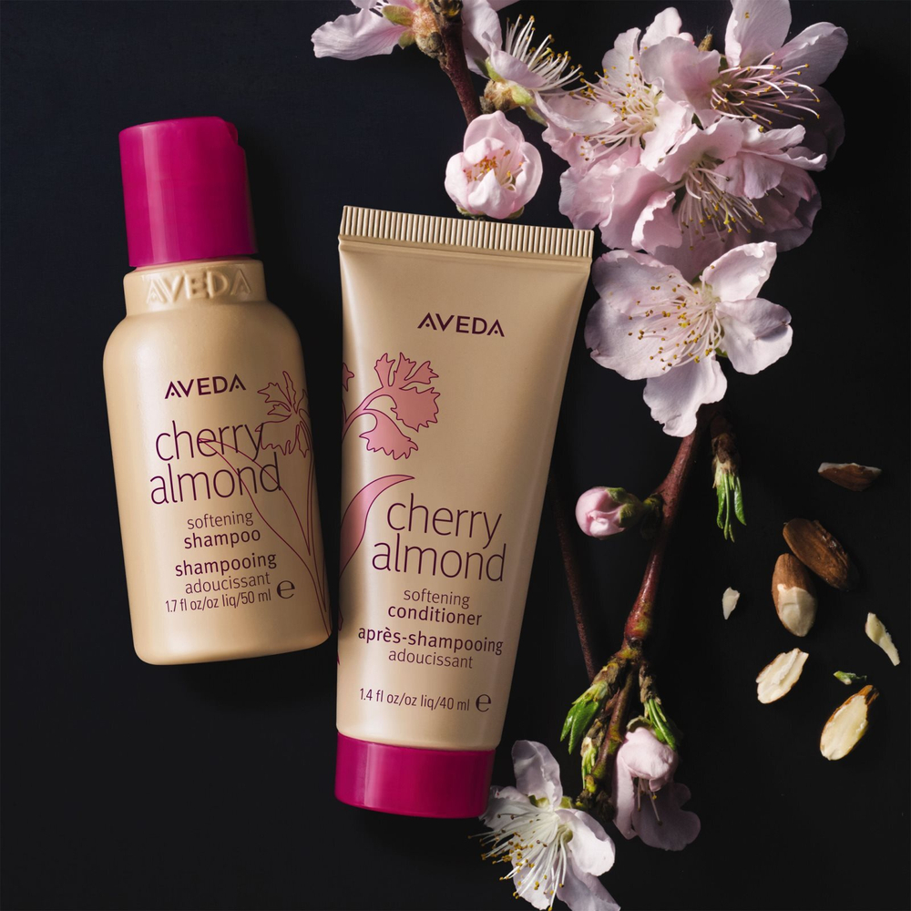 Aveda Cherry Almond Softening Shampoo - питательный шампунь для придания волосам блеска и мягкости /   50  ml  / GTIN 018084003428