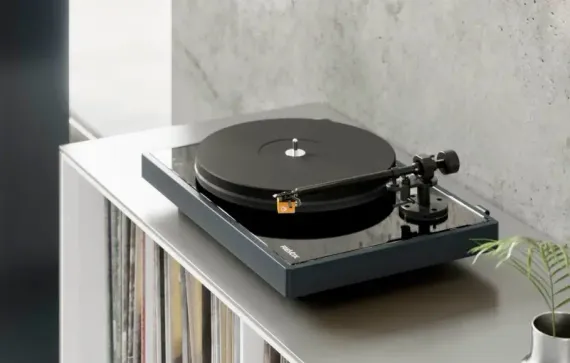 Revox T700 Studio Master Turntable Black