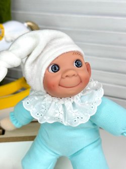 Кукла LAMAGIK мягконабивная 23см Caritas (304U4)