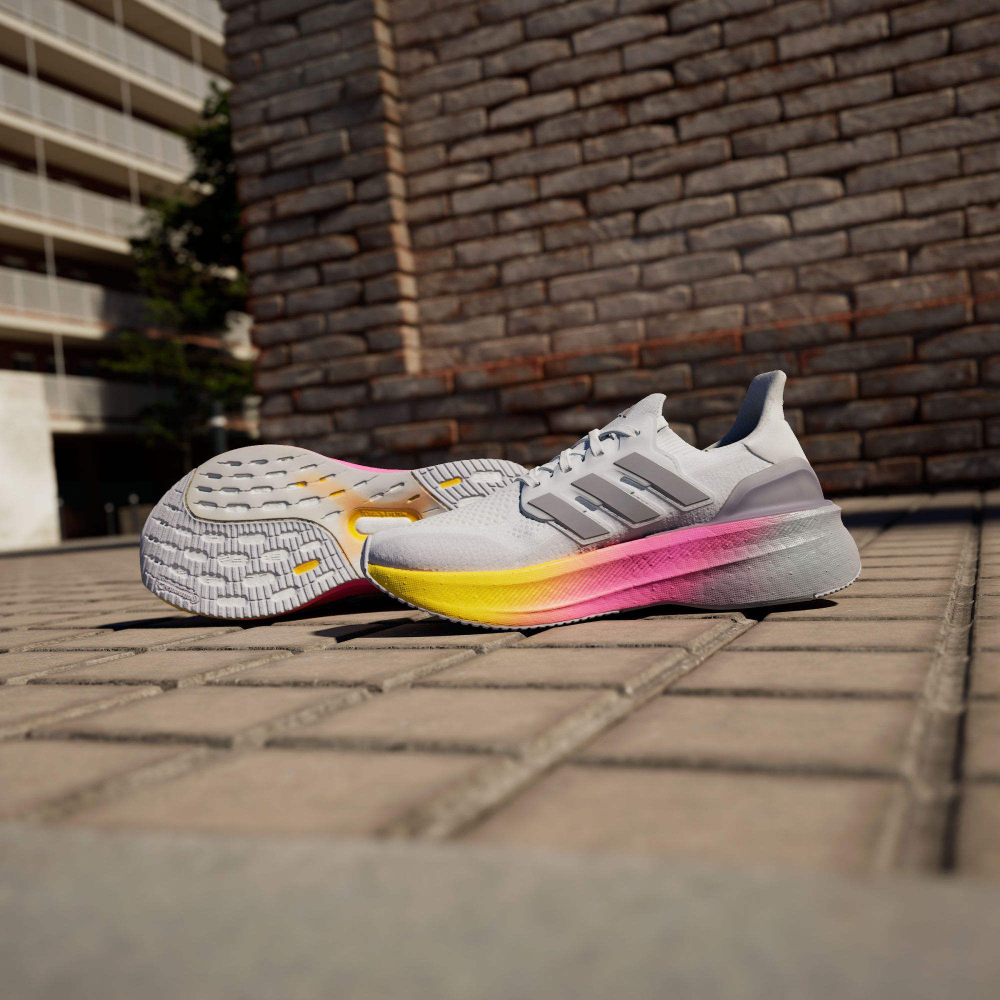 Кроссовки adidas Ultraboost 5.0 W