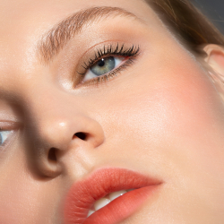 Smashbox Super Fan Mascara - Подкручивающая и разделяющая тушь для ресниц, 10 ml