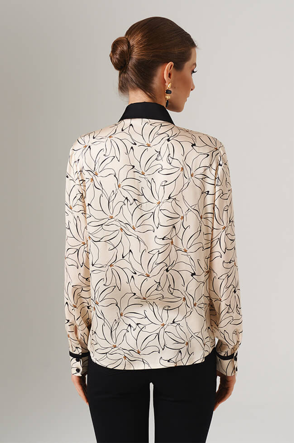 23109 Блузка женская (кремово-черный принт)