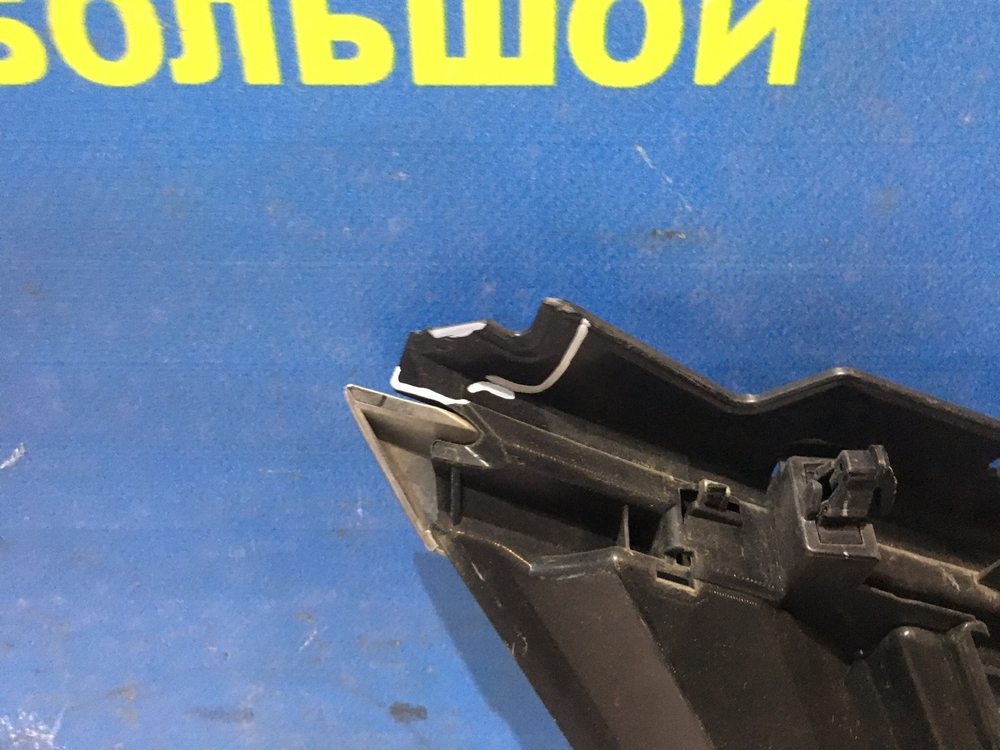 Решетка радиатора NISSAN TIIDA 2008-2012