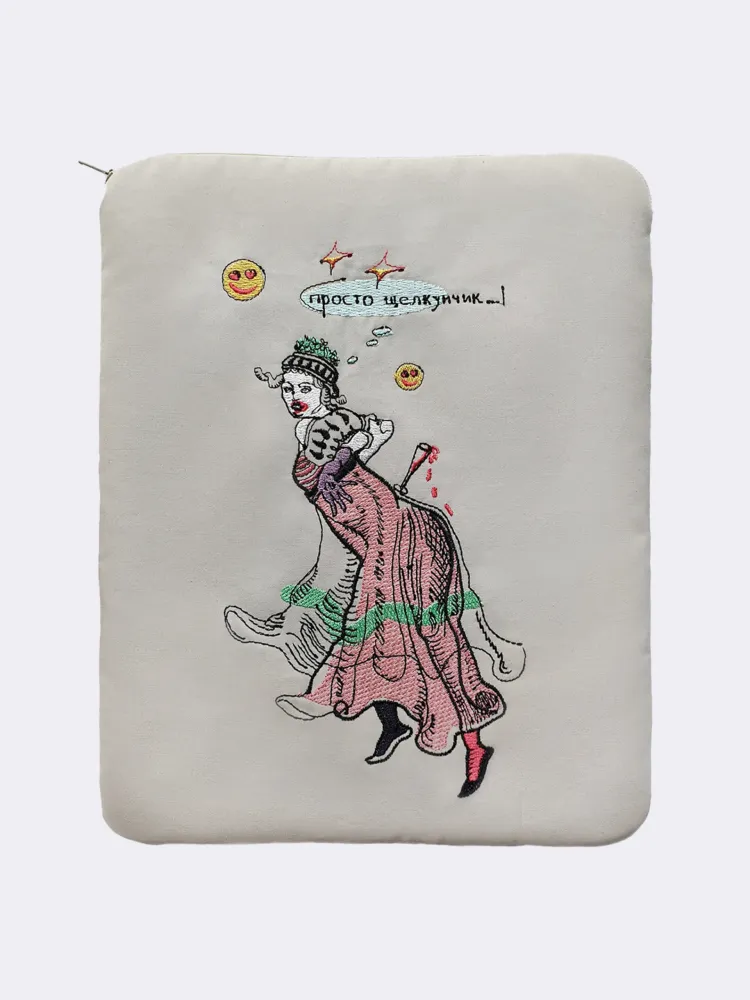 Чехол для планшета с вышивкой