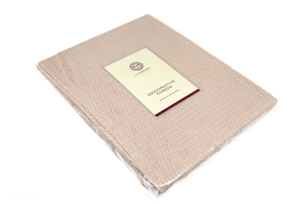 Элитное покрывало Brick бежевое от Luxberry упаковка