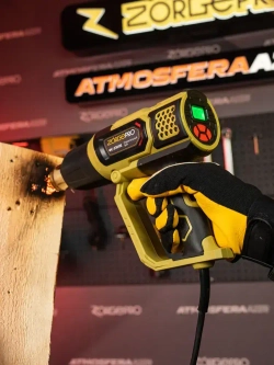 Фен строительный с дисплеем ZORGEPRO ФС-2300-E ( С НАБОРОМ КЕЙС, 2300 Вт, 300-500 л/мин, 60 / 600 градусов, Керамический Нагревательный Элемент )