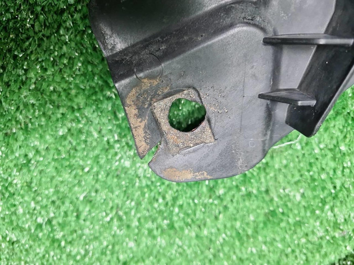 Пыльник бампера левый Mercedes E w213 (2016-2021)