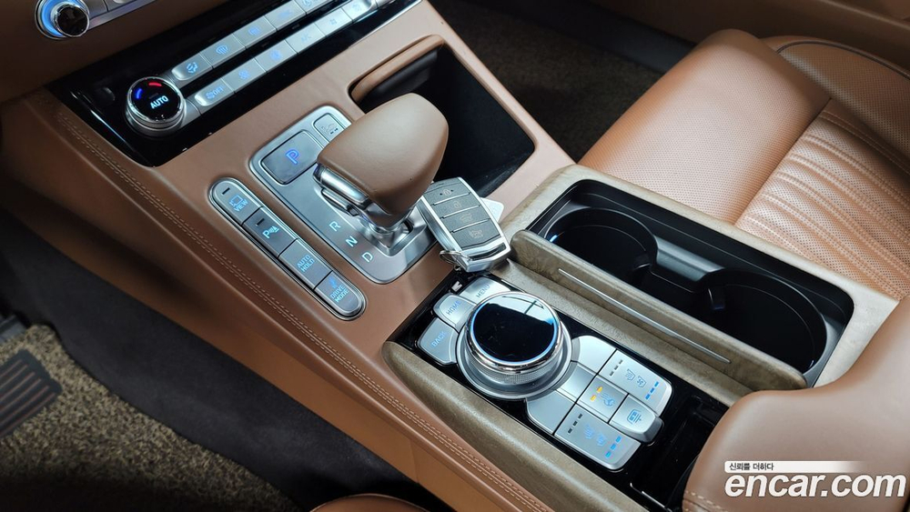 Genesis G90 5.0 AWD (06.2020)