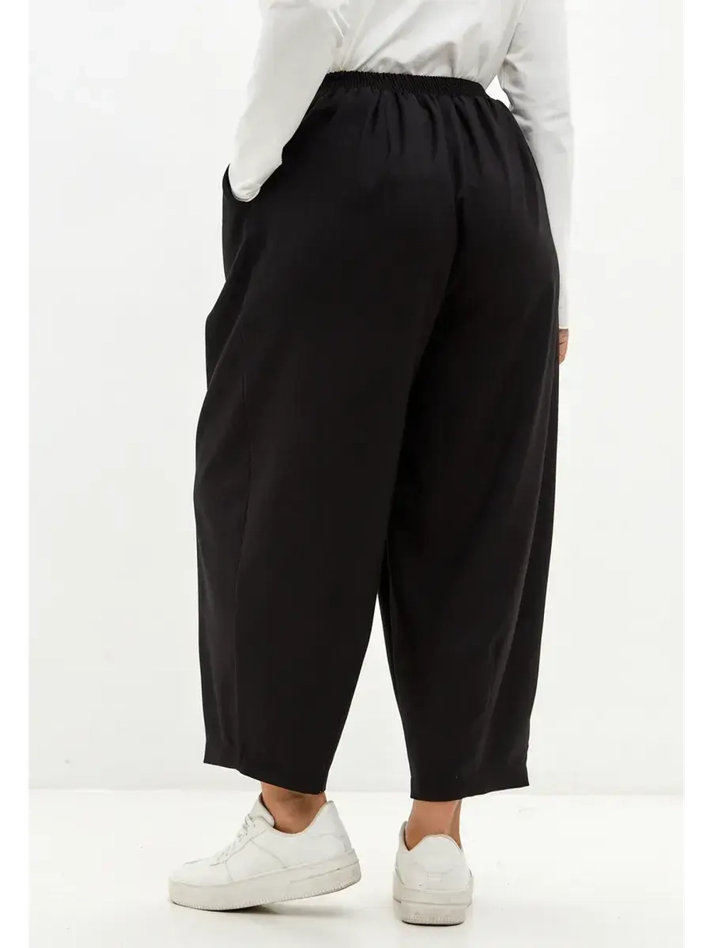 Брюки бананы классические