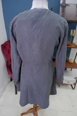 Платье серое лаконичное 48 размер