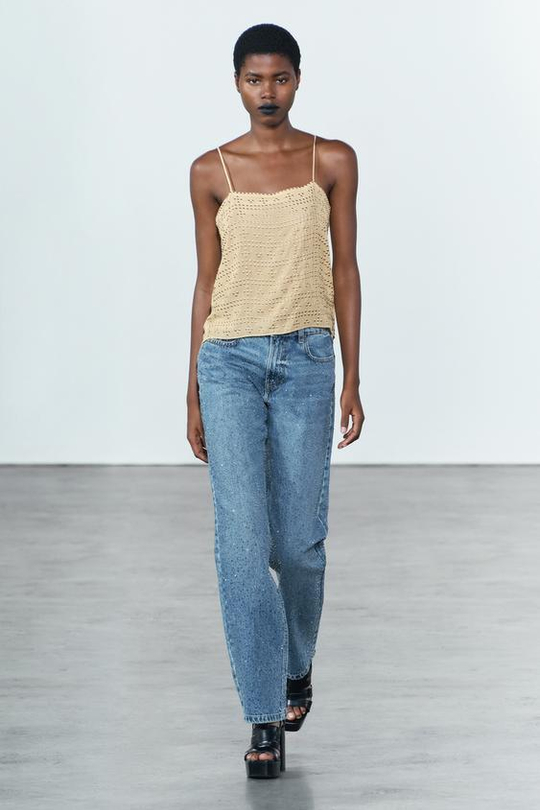 ZARA ТОП С ЗАКЛЕПКАМИ — ZW COLLECTION, ПЕСОЧНЫЙ