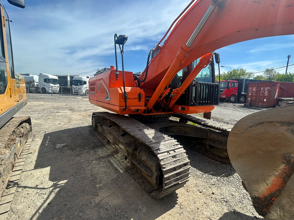Lonking CDM6225 Экскаватор CDM6225N (Дизельный, 5,9 л, 152 л.с., АТ)