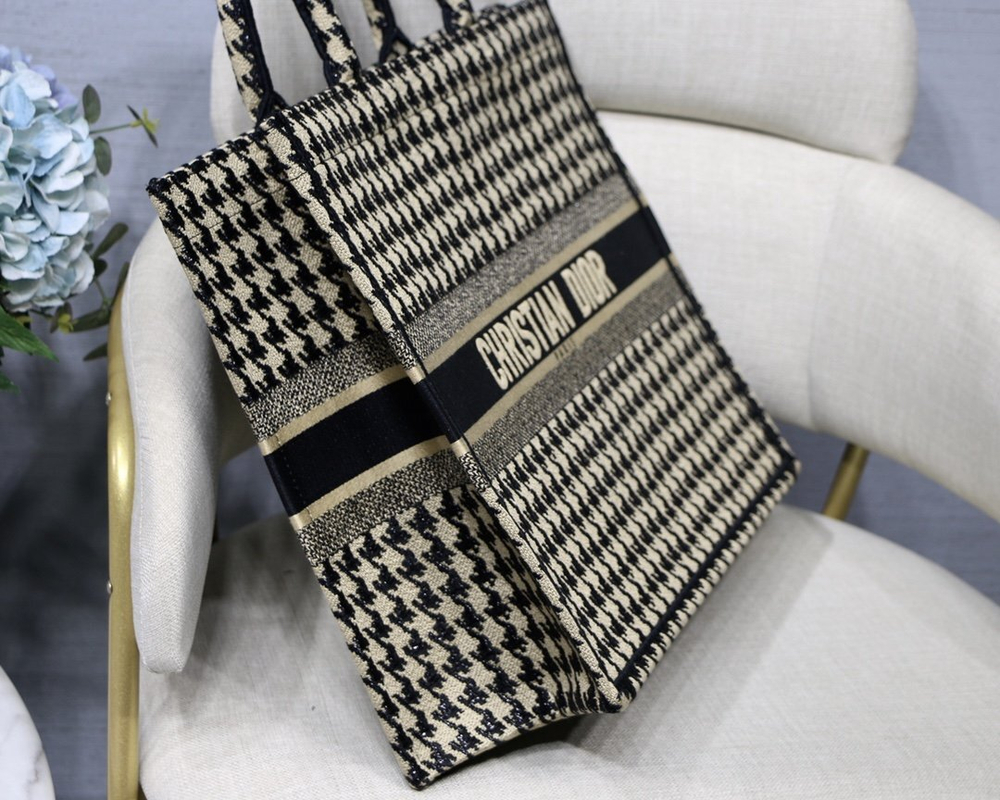 Christian Dior Book Tote 42 cm