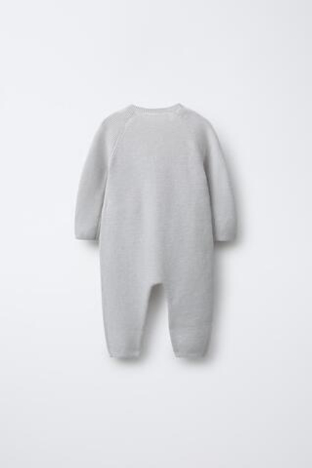 ZARA ЖЕМЧУЖНЫЙ ТРИКОТАЖНЫЙ КОМБИНЕЗОН СО СЛОНОМ, СЕРО-СИНИЙ