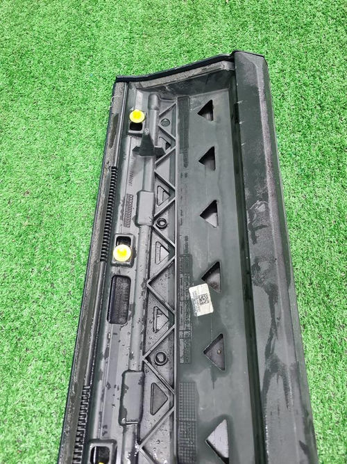 Накладка двери задняя левая Audi Q8 (2018-н.в.)