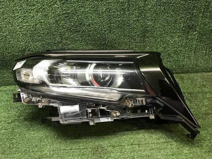 Фара правая Toyota LC Prado 150 (2017-н.в.) LED