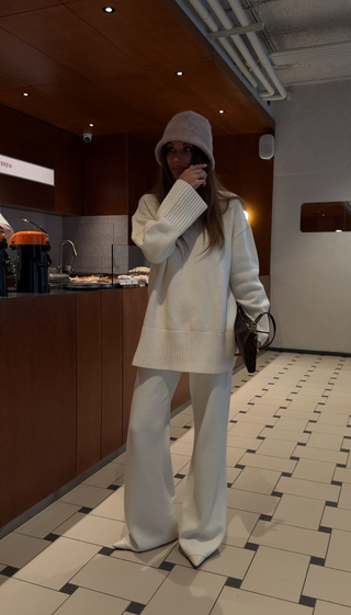 Свитер OLLY, молочный