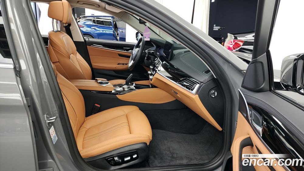 BMW 5 Series (G30) 520i Luxury (04.2022)