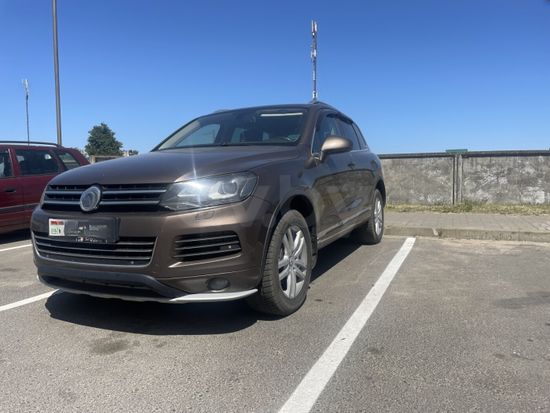 Накладка переднего бампера