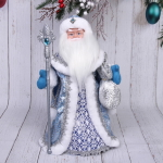 Дед Мороз музыкальный 40 см в серебряной шубе с посохом