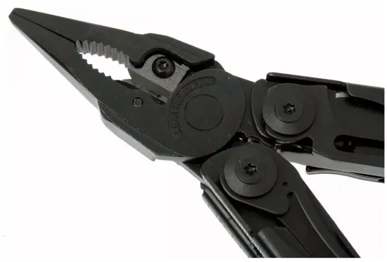 Мультитул пассатижи LEATHERMAN Surge черный