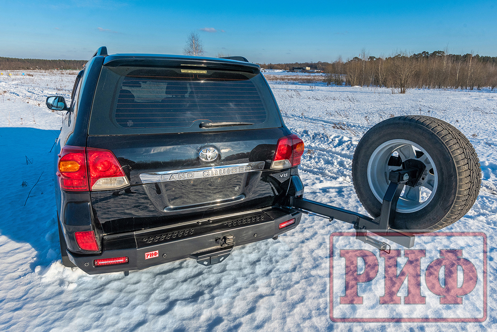 Бампер силовой задний Toyota Land Cruiser 200 2007-2012 с квадратом под фаркоп, калиткой, фонарями, подсветкой номера, стандарт РИФ