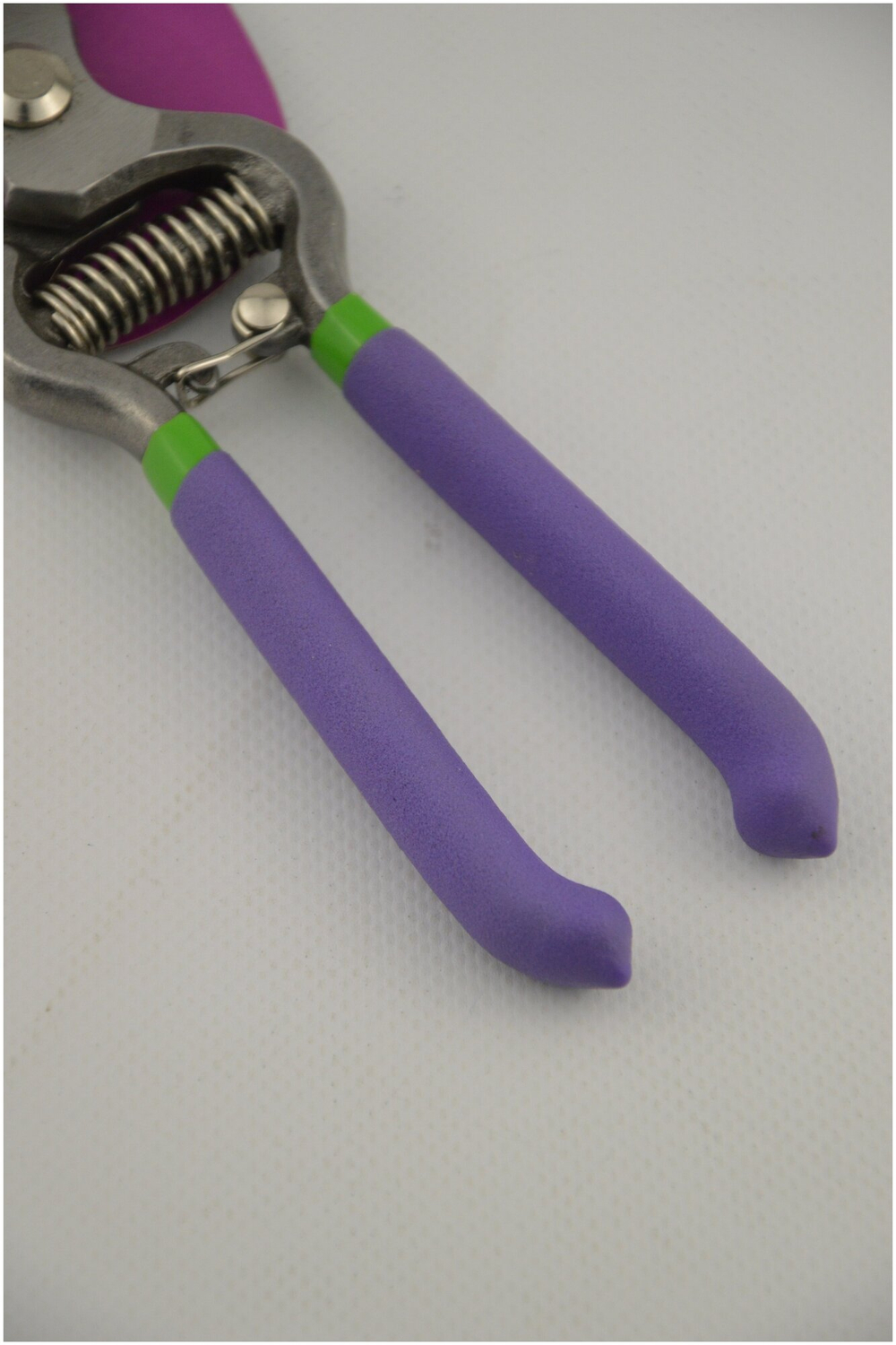 Секатор кованный ЦЕНТРОИНСТРУМЕНТ изогн.ручки (1246)