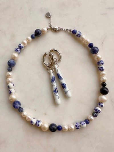 Ожерелье Гжель с жемчугом и камнями