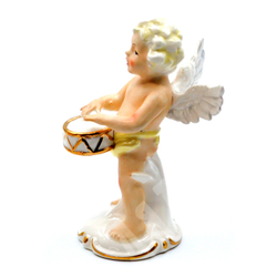 [Коллекционная статуэтка] Путти с барабаном. Фарфор, глазурь, роспись, позолота. Германия.