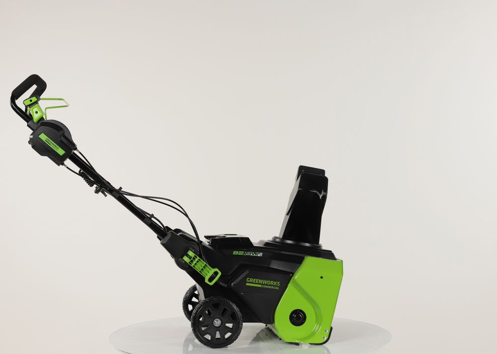 Аккумуляторный снегоуборщик Greenworks GD82ST, 2602507,82v, 56 см, без АКБ и ЗУ