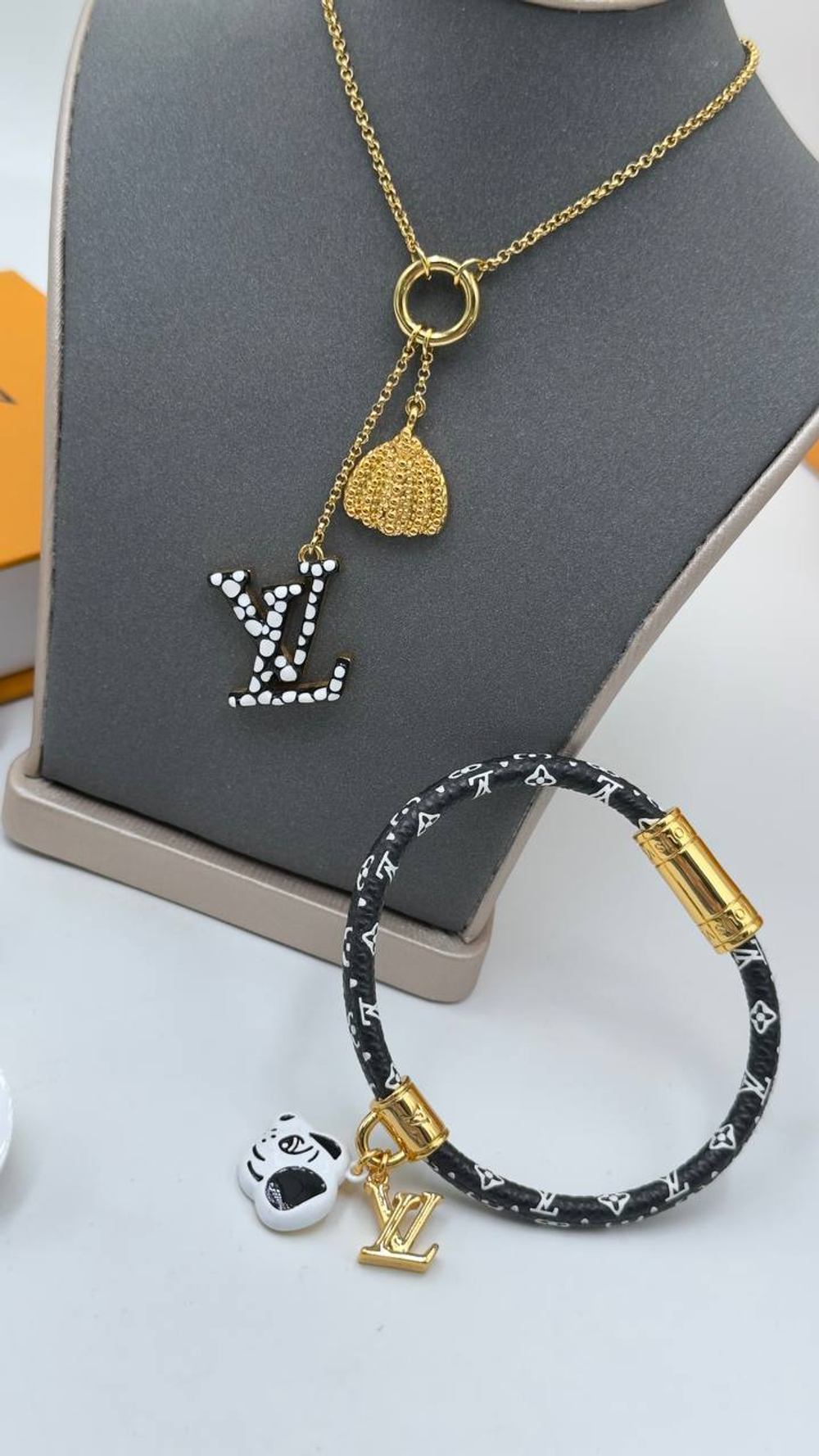 Кулон Louis Vuitton