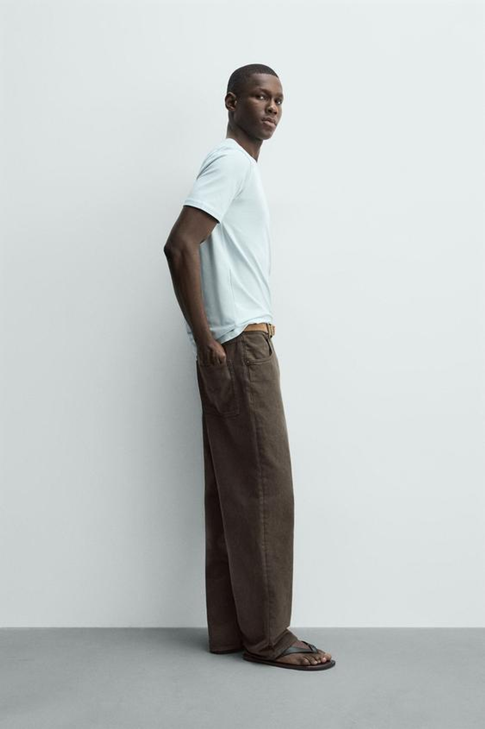ZARA БАЗОВАЯ ПРИТАЛЕННАЯ ФУТБОЛКА SLIM FIT, СВЕТЛО-ГОЛУБОЙ