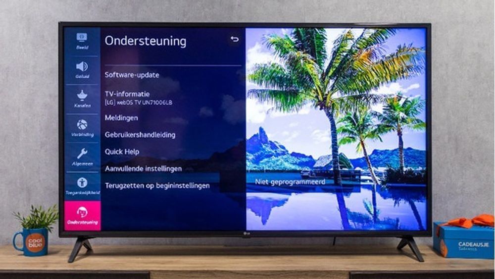 LG LQ57 32-inch HD Ready Smart LED TV (2024)