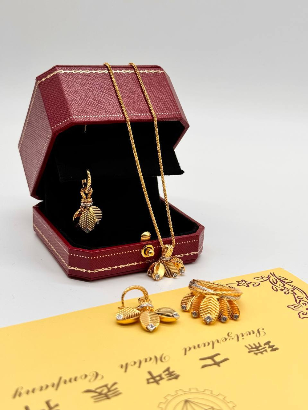 Серьги Cartier