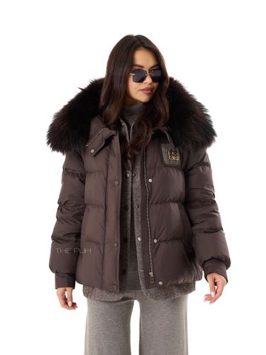 Шоколадный пуховик с комбинированной рубашкой и капюшоном