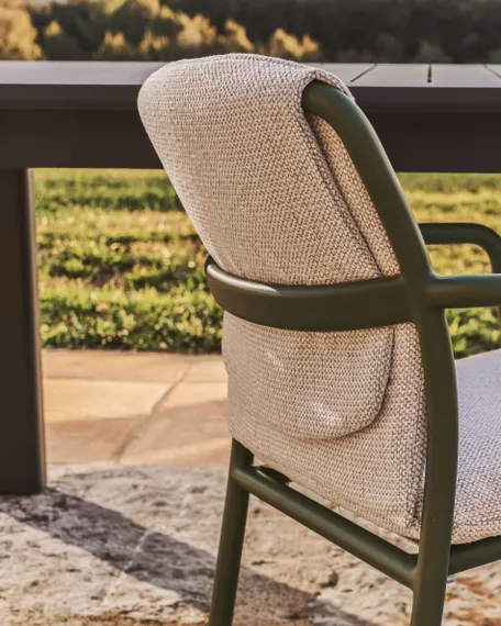 Уличный стул Linosa из зеленого алюминия с бежевой подушкой