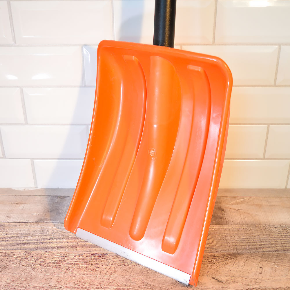 Лопата автомобильная "Авто-Вьюга Стандарт" неразборная 260*350мм с оц.планкой, ковш оранжевый, ручка