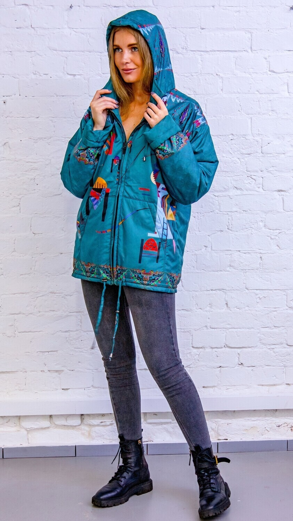 Куртка «Вертикальные акценты», по мотивам картины Василия Кандинского «Вертикальные акценты»