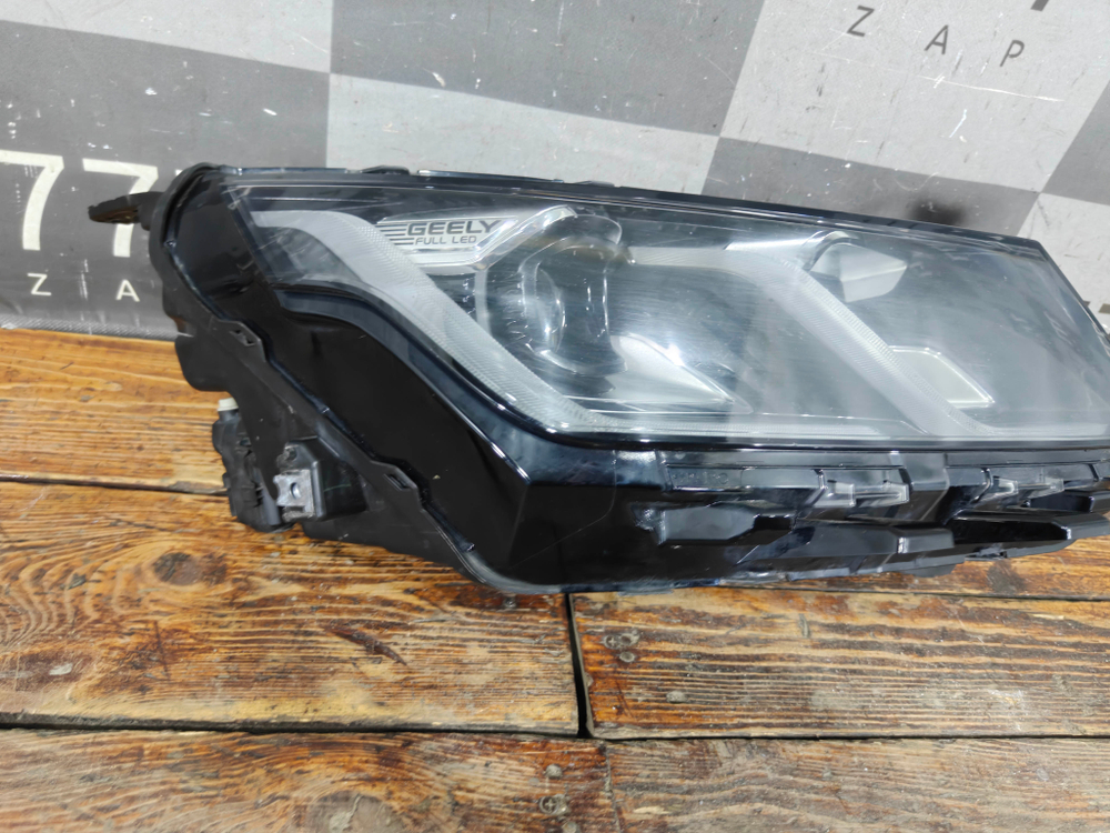Фара правая LED Geely Coolray 19-нв Б/У Оригинал 7051022400