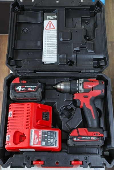 Аккумуляторная ударная дрель-шуруповерт Milwaukee M18 CBLPD-0