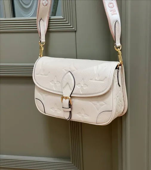 Сэтчел Louis Vuitton Diane кремовый