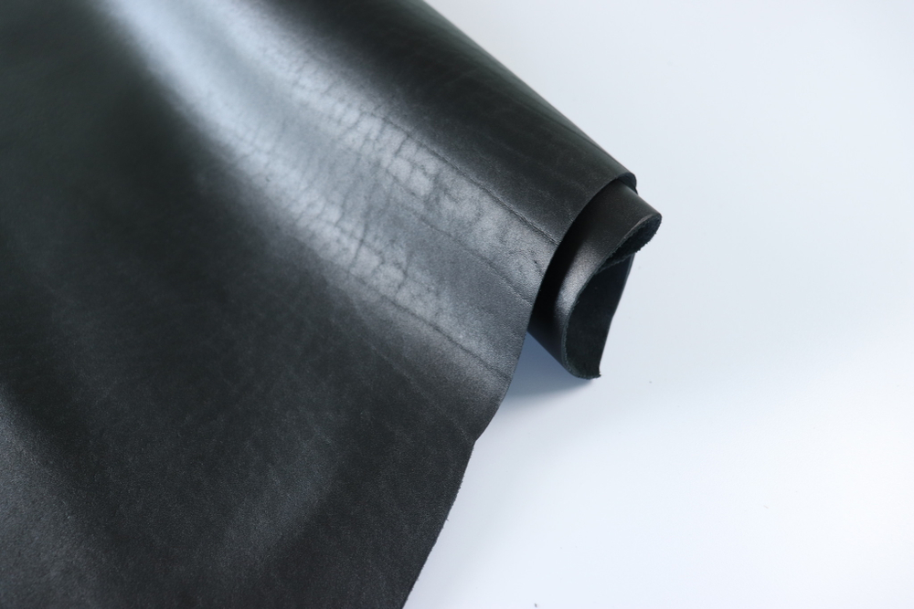 1,8-2,0 Кожа Восток Черный кож кусок 208 дм² (КЛ)