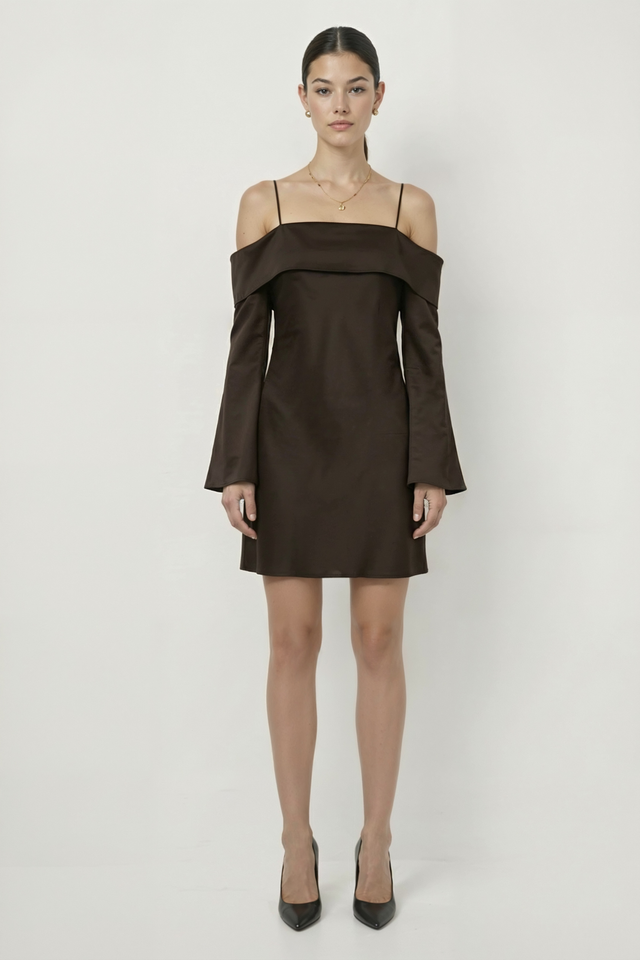 Платье из сатина с открытыми плечами