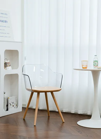 Стул Bjorg Arms с прозрачной спинкой