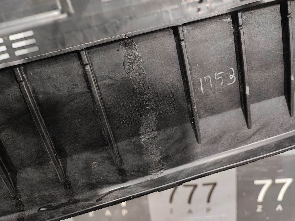 Жалюзи радиатора Genesis GV70 20-нв Б/У Оригинал 86950AR000