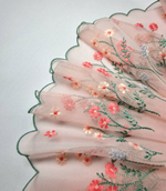 Вышивка на сетке малоэластичная цветы на розовом К115 правая