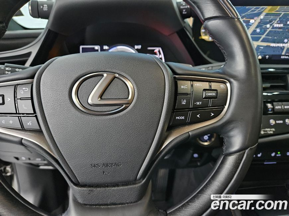 Lexus ES300h 7 Generation Luxury Plus (09.2021)