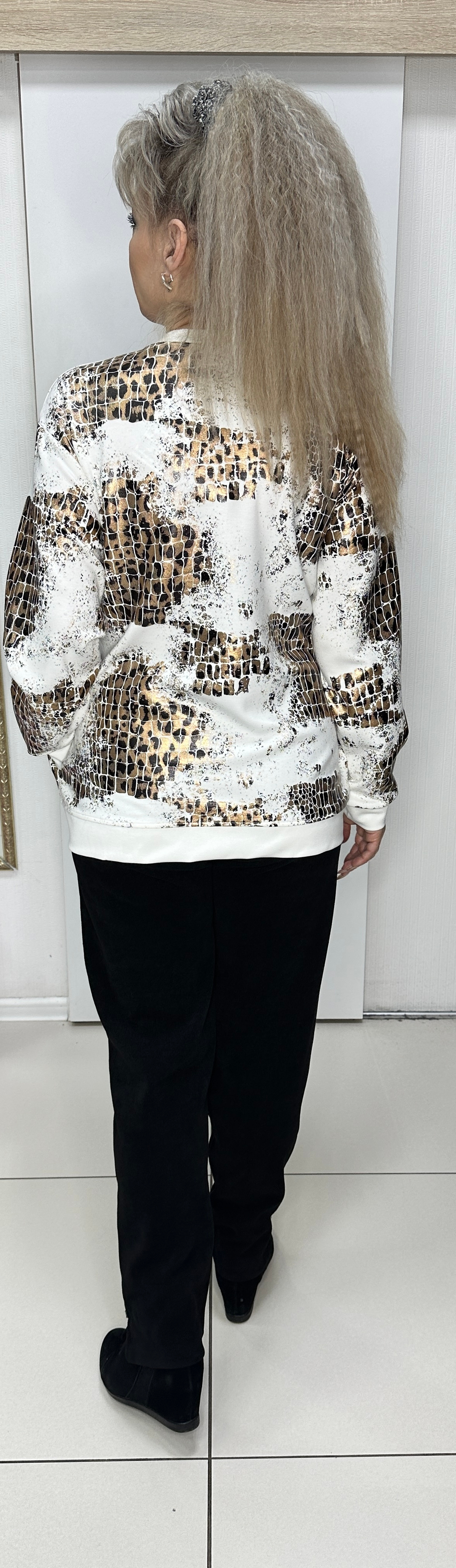 Белый жакет с леопардовым принтом