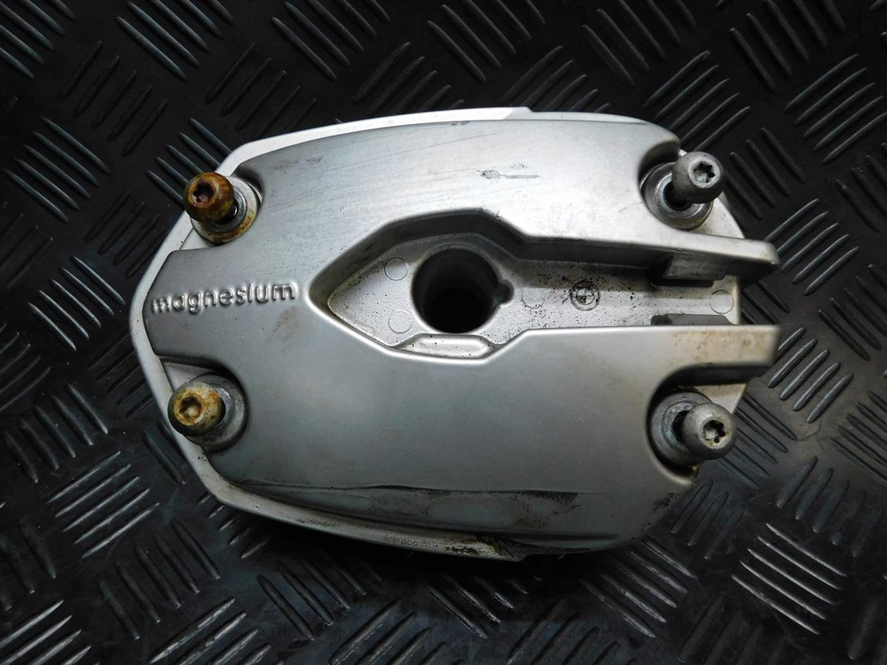 Крышка клапанная левая BMW R1200GS 2005